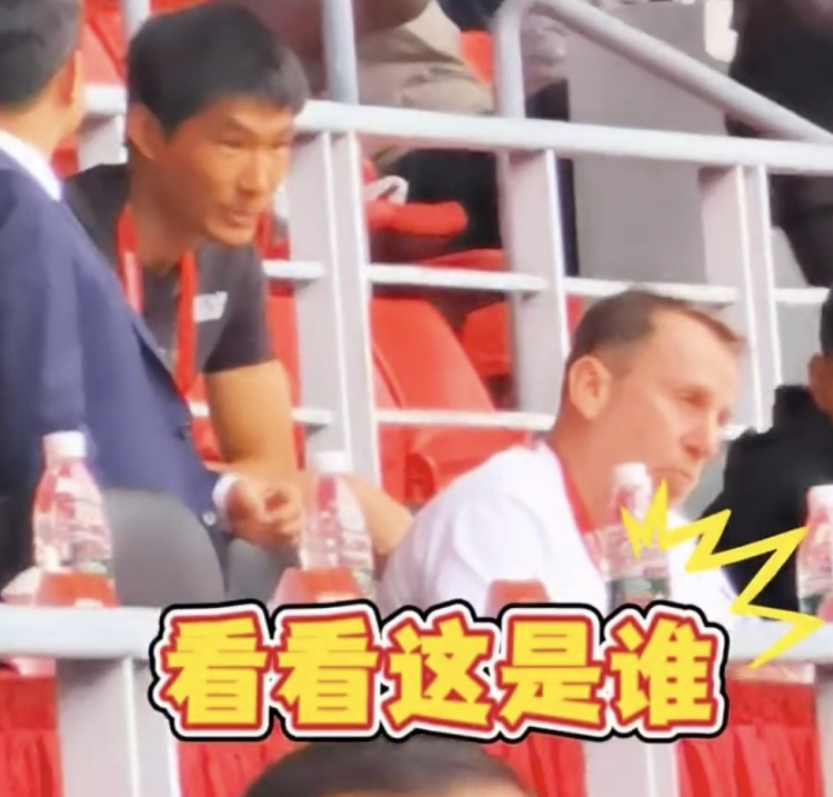 久爾杰維奇現(xiàn)身鹽城，現(xiàn)場觀看中國U22國足vs韓國