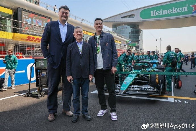 聯(lián)動(dòng)F1！翟曉川曬與姚明、阿隆索、范志毅、周冠宇等的合照
