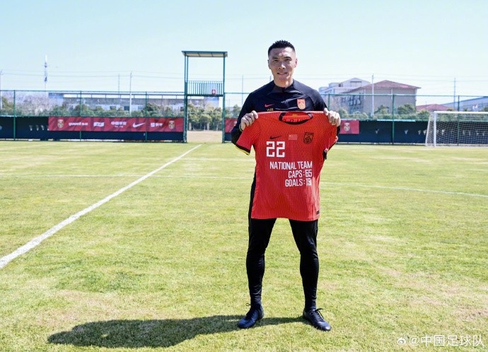 向退役的前國(guó)家隊(duì)球員于大寶表達(dá)感謝、送上祝福
