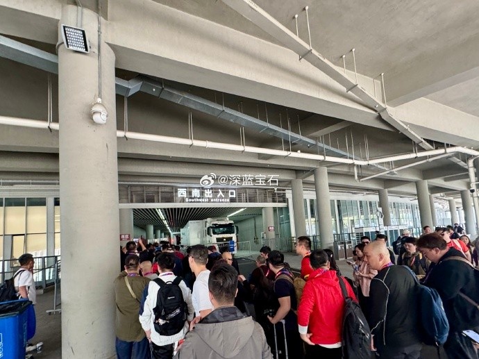 盛況空前！記者曬照：距離中澳之戰(zhàn)還有三小時，現(xiàn)場記者已超百名