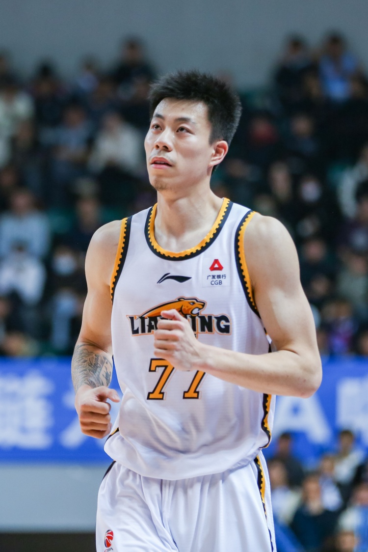 媒體人：張鎮(zhèn)麟、韓德君將因傷缺席今晚對陣北控的比賽
