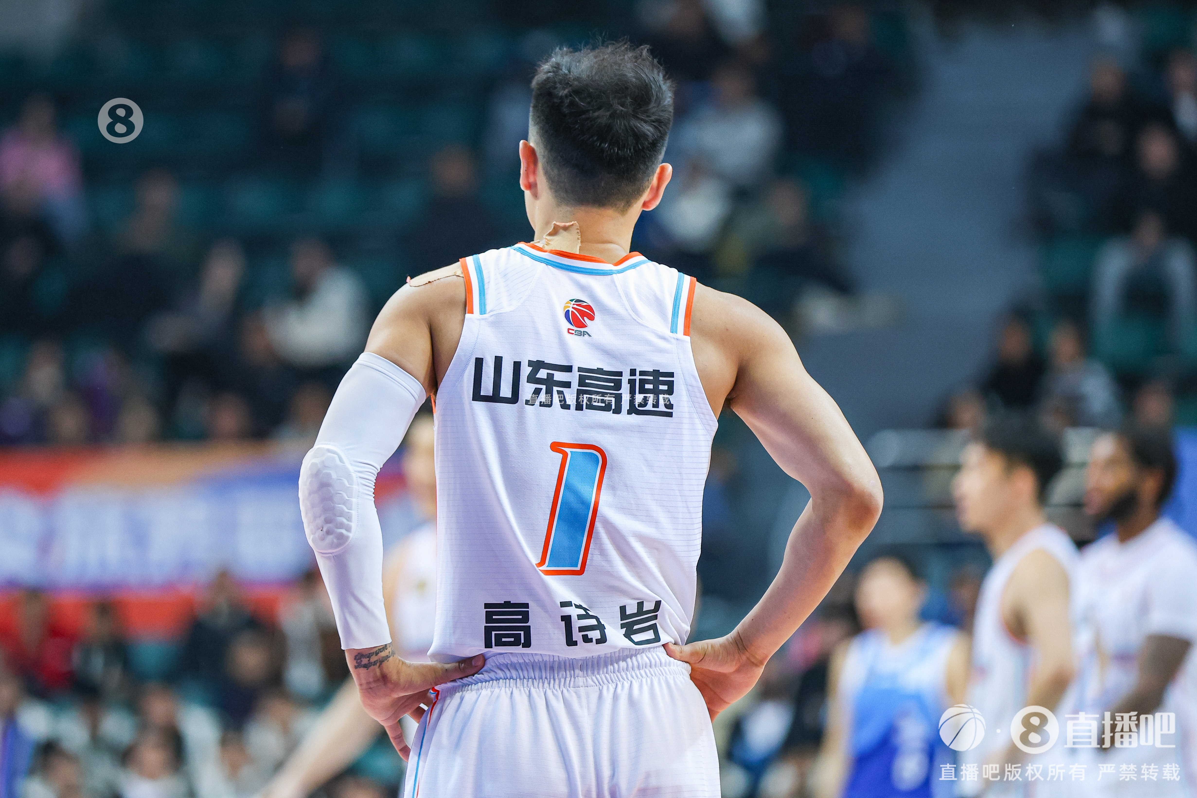 慢熱！首節(jié)山東落后四川1分 全隊(duì)首發(fā)5人單節(jié)合計(jì)僅拿到3分