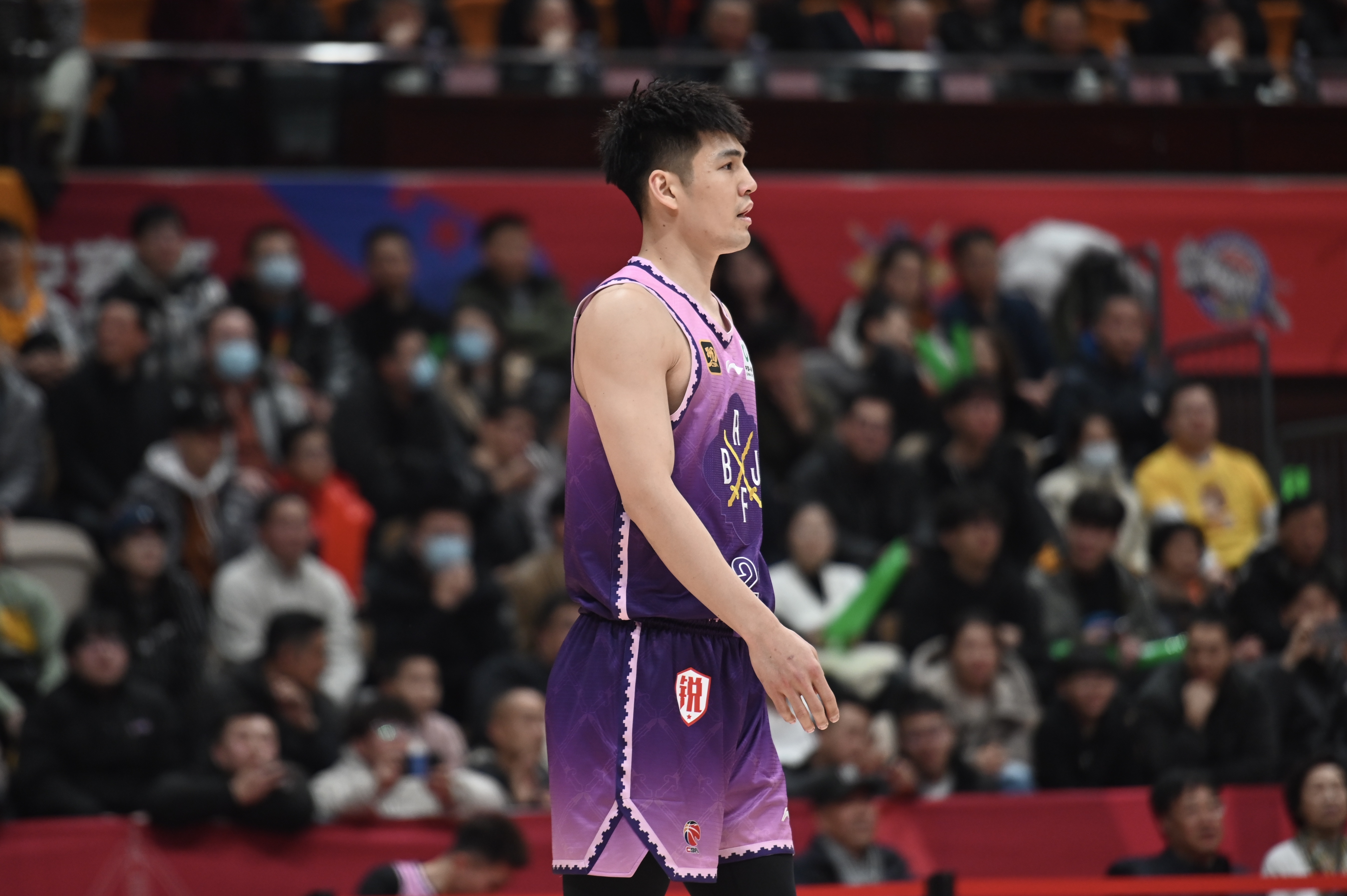 表現(xiàn)可以！陳國豪8中5拿到13分3板1斷